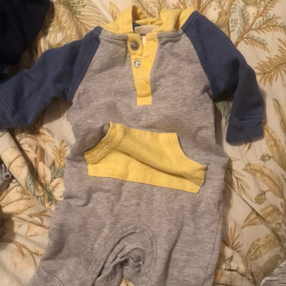 3 month bundle- two sets one jacket - Picture 5 of 7
